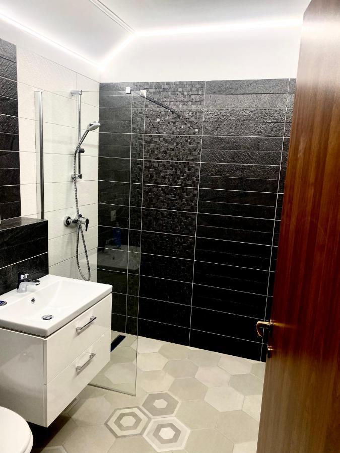 Bokorlak Apartment Odorheiu Secuiesc Exteriör bild